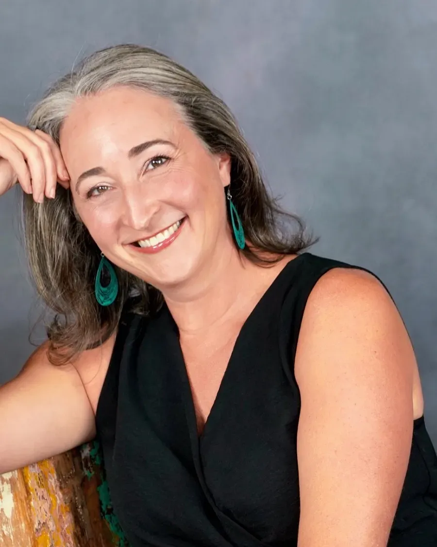 Mo Perry, writer and performer, in Minneapolis